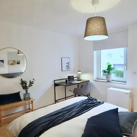 Sapphire Apartment: Free Parking + Netflix + Bathtub Essen Esterno foto