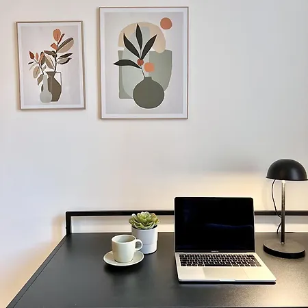 Sapphire Apartment: Free Parking + Netflix + Bathtub Essen Esterno foto
