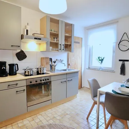 Sapphire Apartment: Free Parking + Netflix + Bathtub Essen Esterno foto