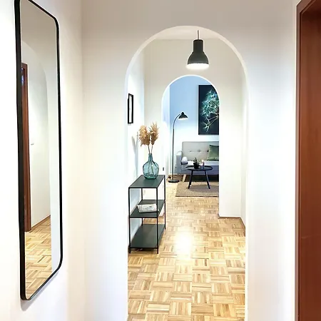 Sapphire Apartment: Free Parking + Netflix + Bathtub Essen Esterno foto