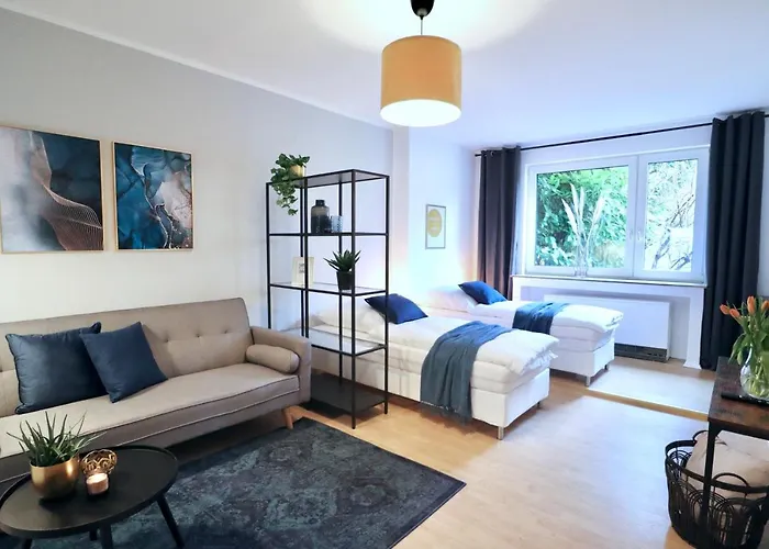 Sapphire Apartment: Free Parking + Netflix + Bathtub