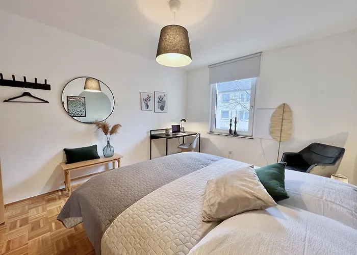 Sapphire Apartment: Free Parking + Netflix + Bathtub