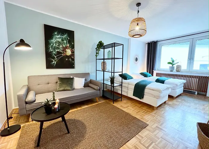 Sapphire Apartment: Free Parking + Netflix + Bathtub