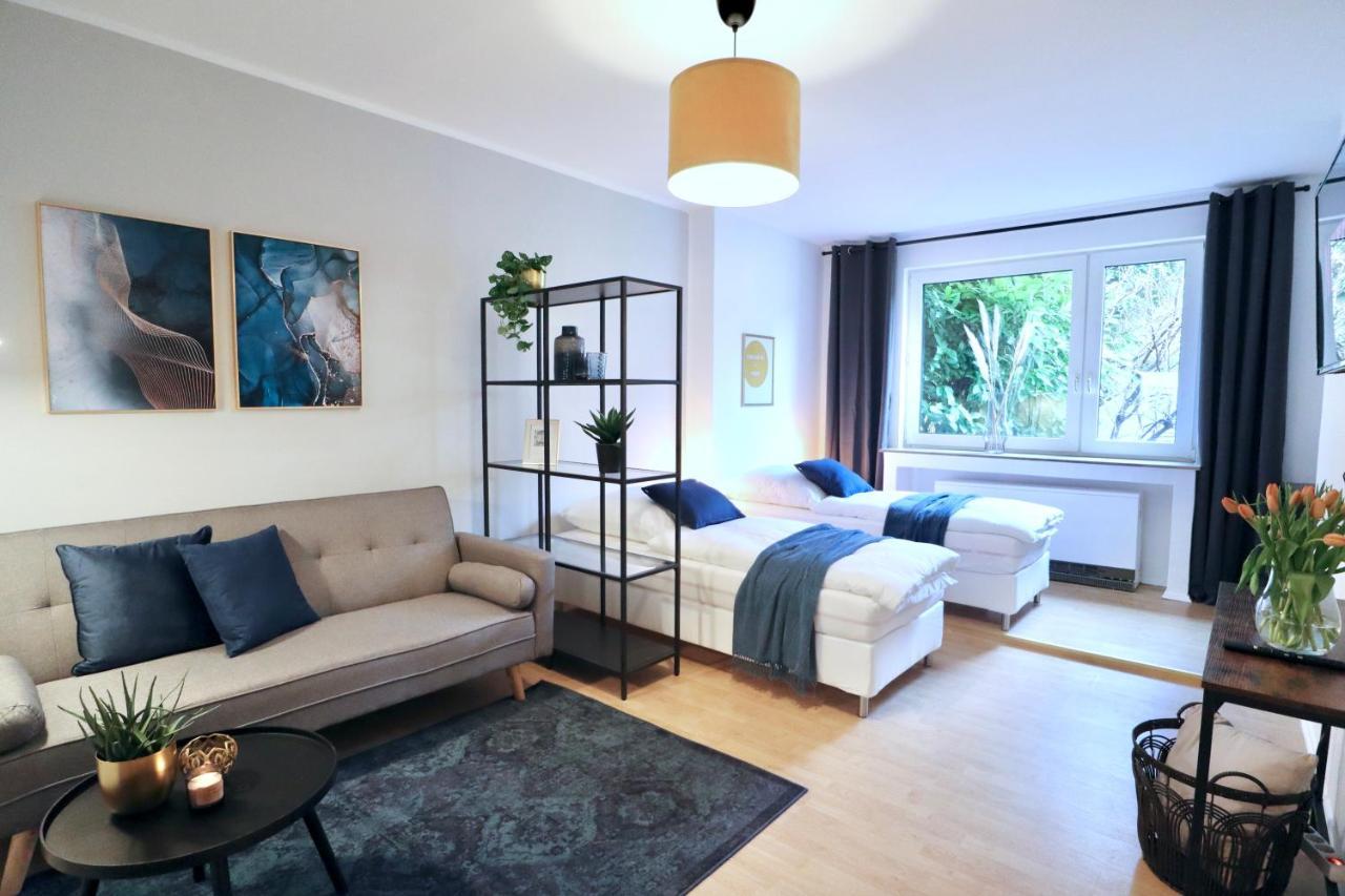 Sapphire Apartment: Free Parking + Netflix + Bathtub Apartment *
