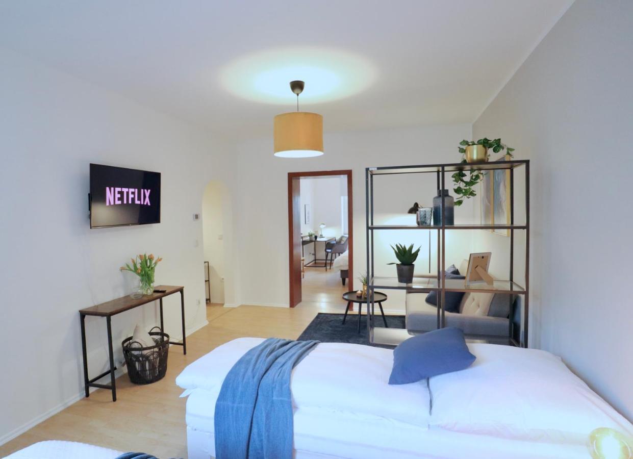 Sapphire Apartment: Free Parking + Netflix + Bathtub *