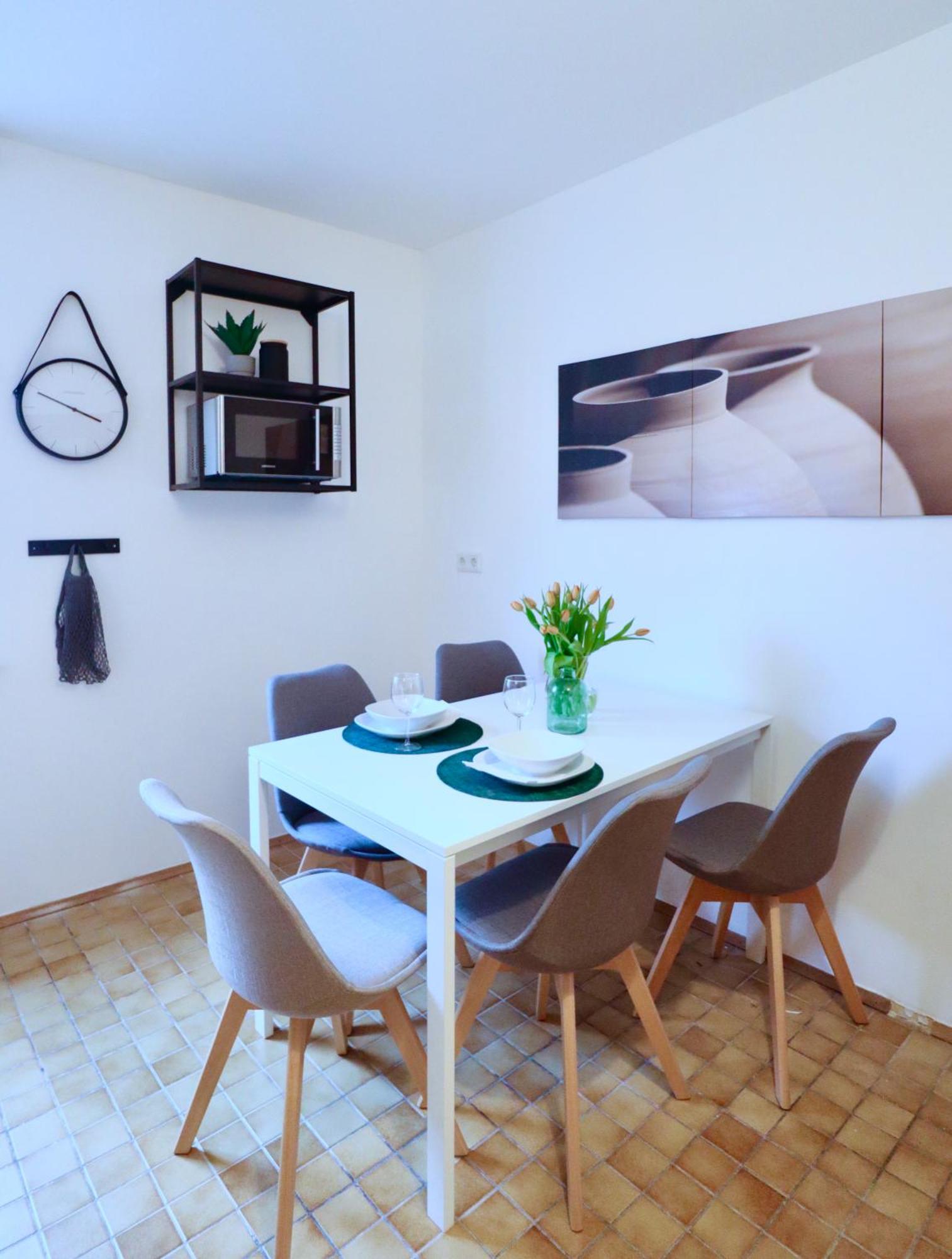 Sapphire Apartment: Free Parking + Netflix + Bathtub *