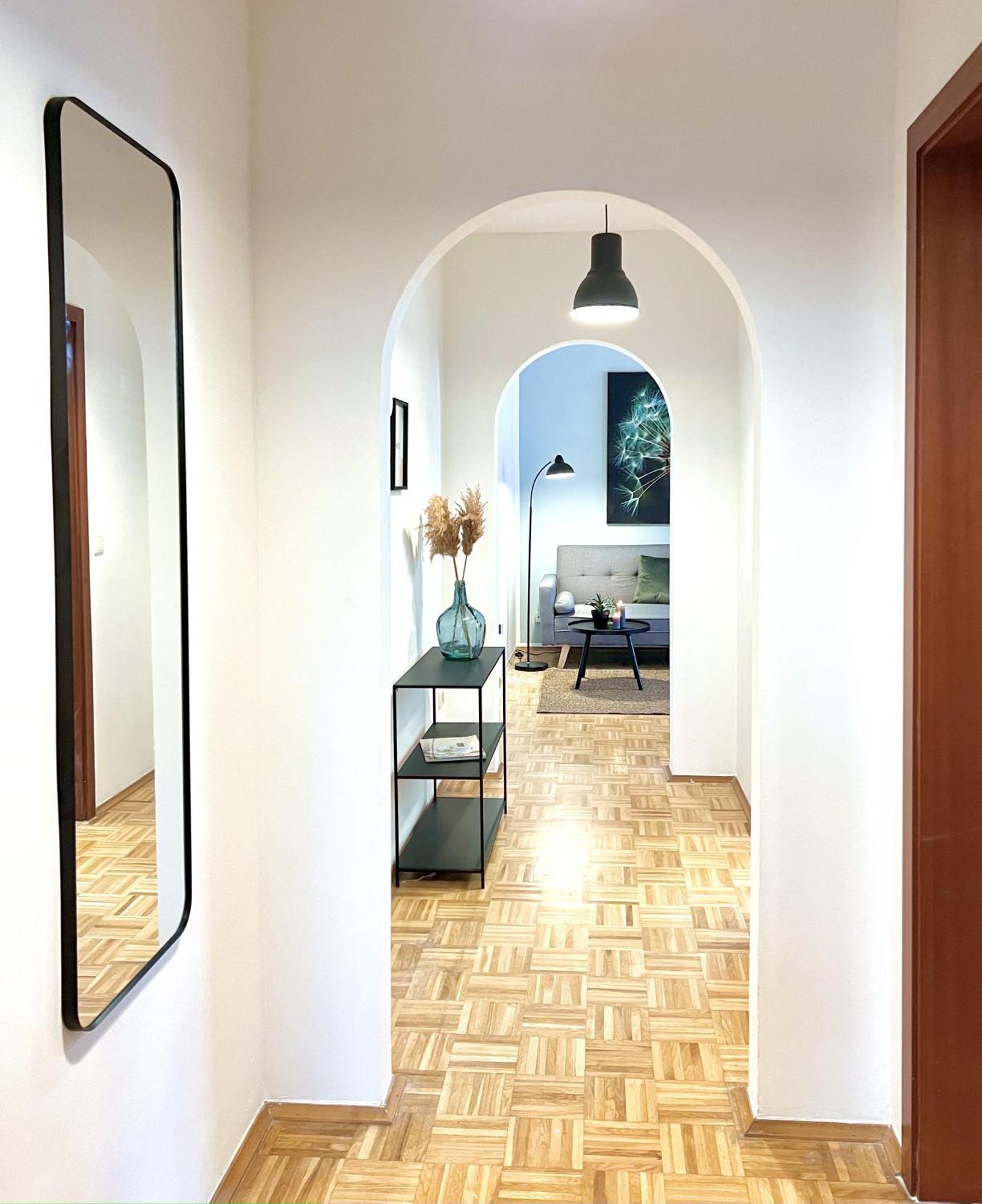 Sapphire Apartment: Free Parking + Netflix + Bathtub