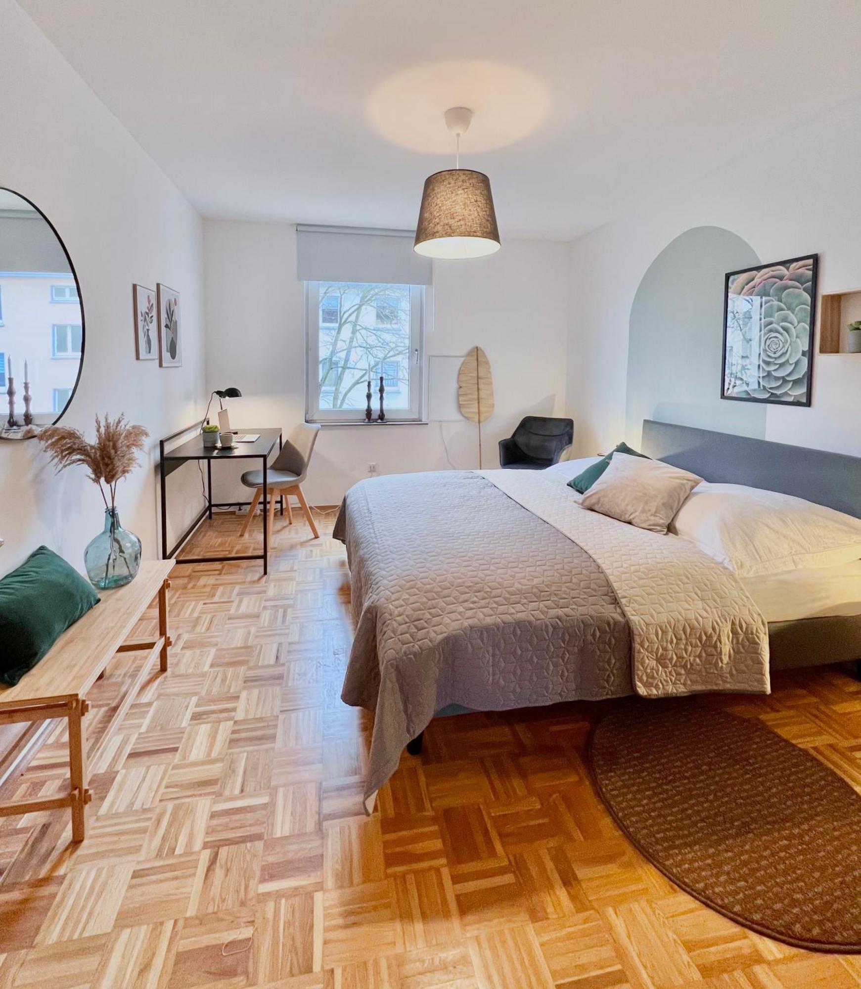 Sapphire Apartment: Free Parking + Netflix + Bathtub *