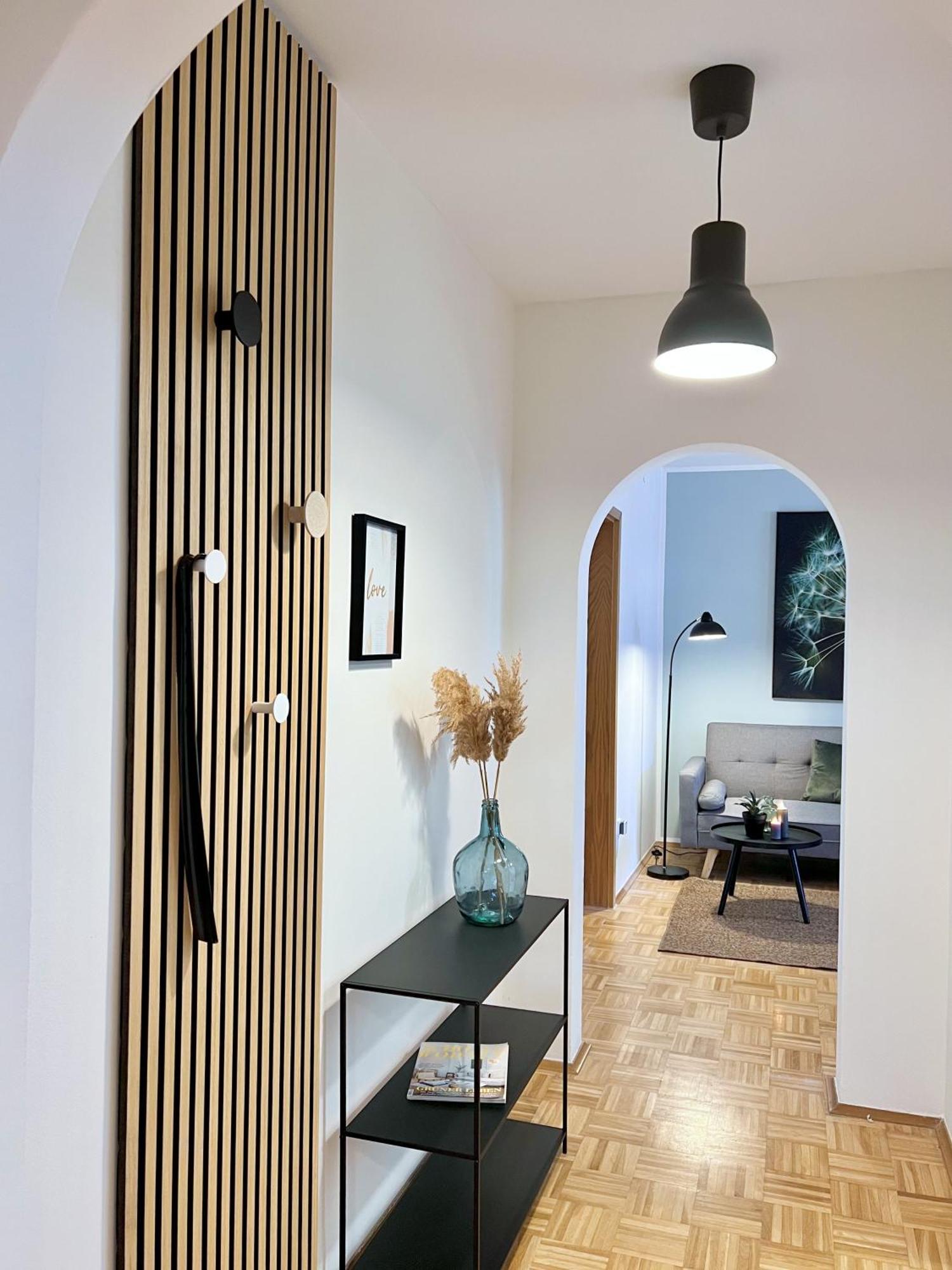 Sapphire Apartment: Free Parking + Netflix + Bathtub Apartment *